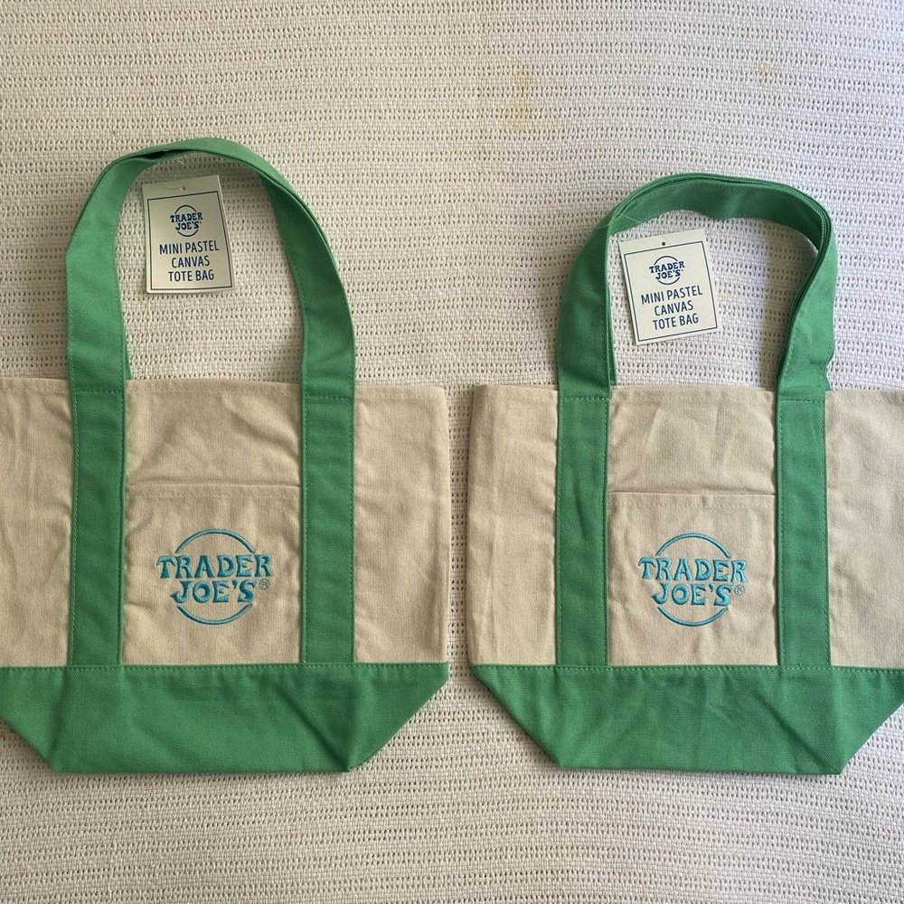 (Set of 2)Trader Joe's Green and Cream Tote Bag